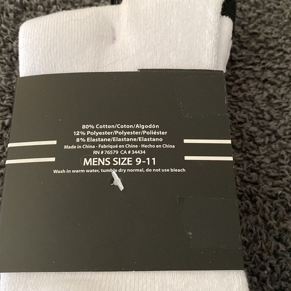 New Mens Santa Cruz socks - Picture 3 of 3